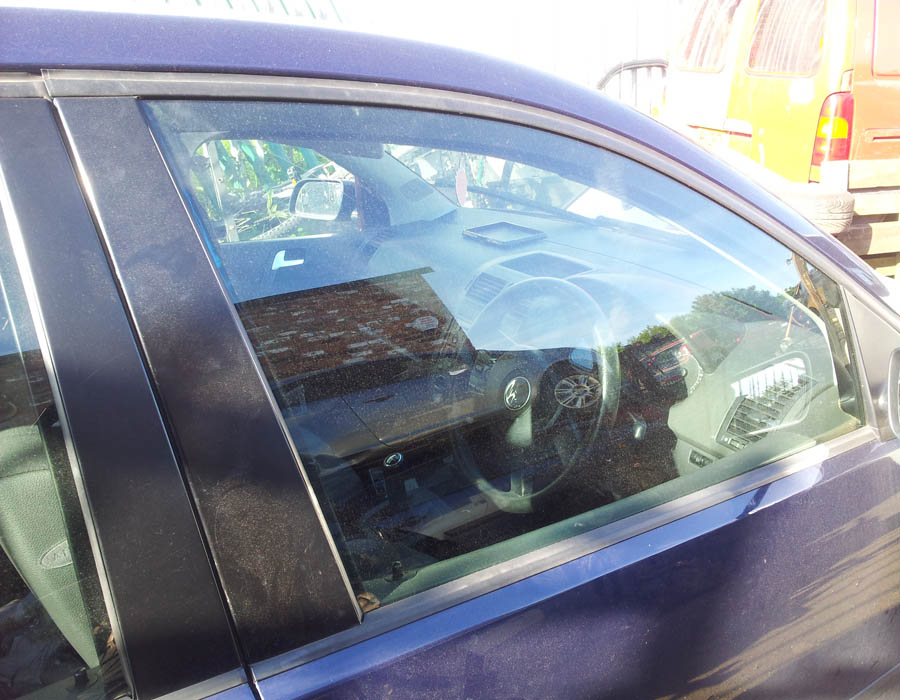 VW Polo Twist door-window-glass-driver-side-front